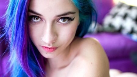 Suicide Girls Fay Lets Play